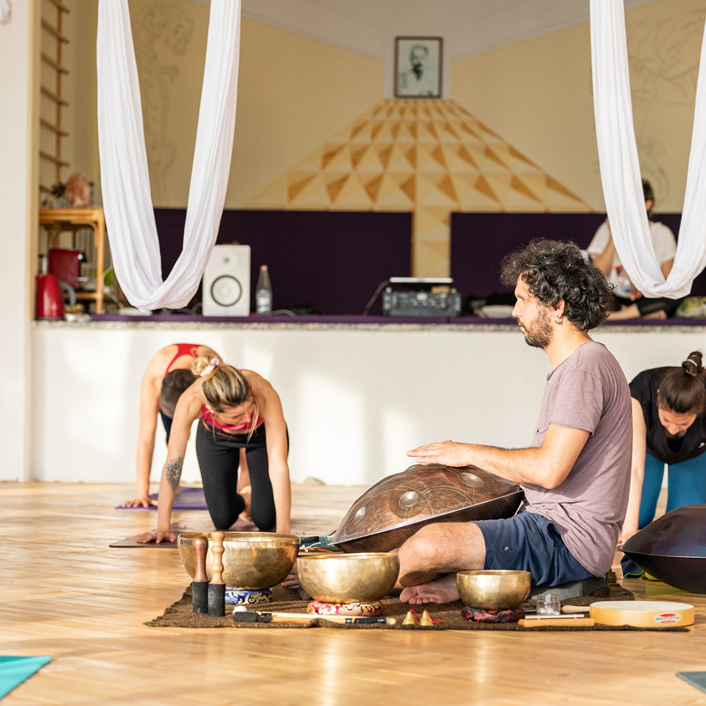 Como Lake Yoga