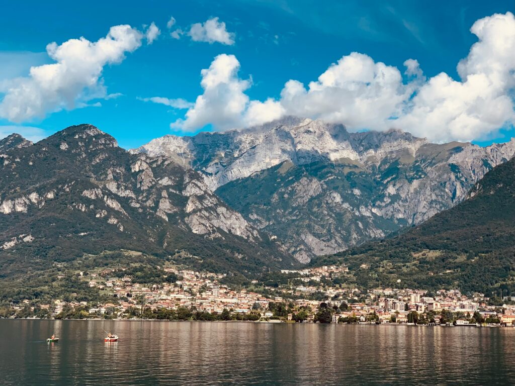 whycomo